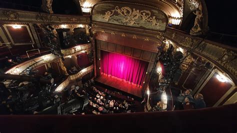Apollo Theatre London Box Office .
